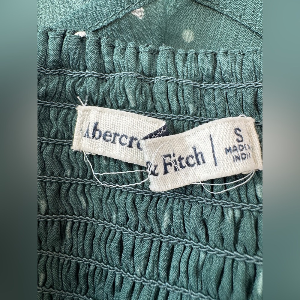 Abercrombie and Fitch AF Green White Polka Dot Long Sleeve Smocked Blouse Small - Picture 6 of 14